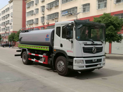 程力威牌CLW5183GPSE6型绿化喷洒车