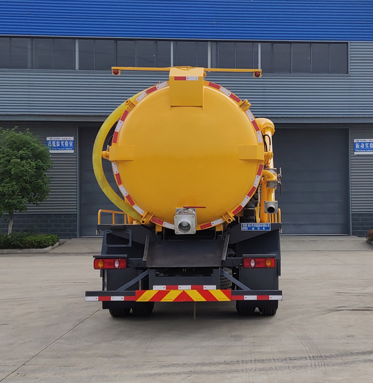 程力牌CL5181GXW6HQ型吸污车