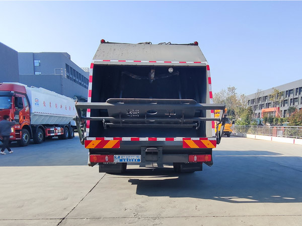 程力威牌CLW5182ZYSC6型压缩式垃圾车
