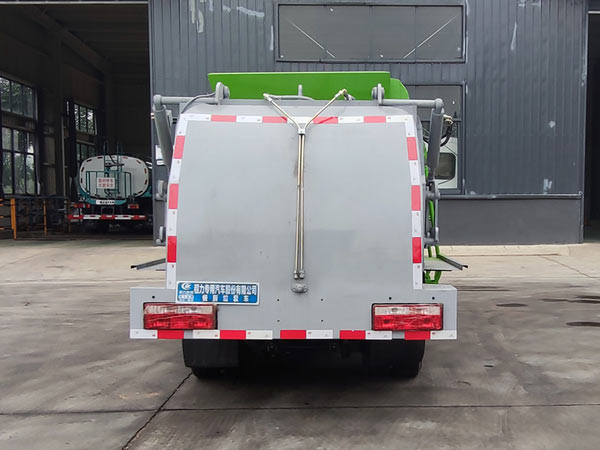 程力威牌CLW5040TCAH6型餐厨垃圾车